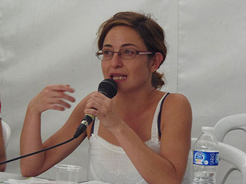Isabel Crespo explicando la experiencia de la Red de Solidaridad Popular de Cantabria Isabel Crespo explicando la experiencia de la Red de Solidaridad Popular de Cantabria